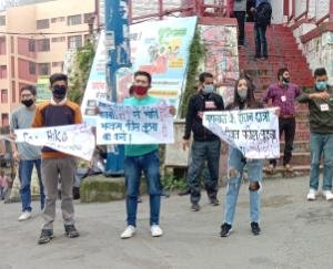 SFIs-sit-in-protest-against-fee-hike