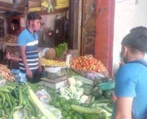 टमाटर ने कर दिया तड़का महंगा सब्जियों के दामों में इजाफा