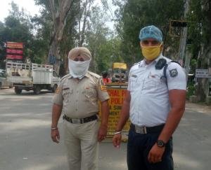 police-clamp-down-on-those-who-violate-traffic-rules