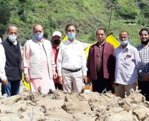 Ganesh-Dutt-did-surprise-inspection-of-himfed-warehouses