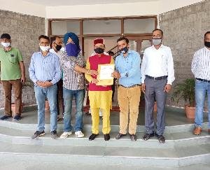 p-e-t-union-submitted-a-memorandum-to-the-health-minister