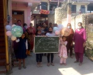  आंगन बॉडी केंद्र हाटकोट में मनाया गया अन्तराष्ट्रीय बालिका दिवस गया