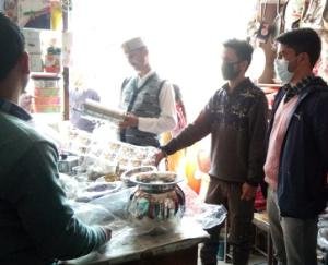 Crowds of buyers seen in markets on Dhanteras