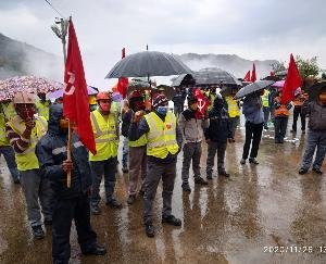 lal-jhanda-cement-plant-workers-union-protest-in-ultratech-baga