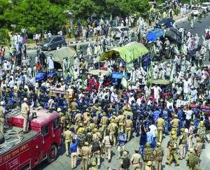 Farmers-are-now-allowed-to-enter-Delhi-and-hold-peaceful-protests 