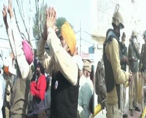 kisan-protest-farmers-prayed-guru-nanak-dev-on-roads