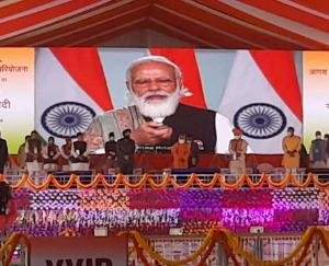 PM-inaugurates-construction-work-of-Agra-Metro-project
