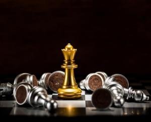 सियासी शतरंज में अब महिलाएं मोहरा होंगी और खिलाड़ी होंगे पुरुष!