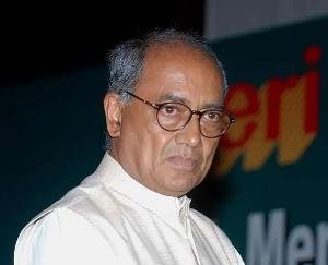 DIGVIJAYA-SINGH-TWEETS-BEFORE-MEETING-THE-PRESIDENT