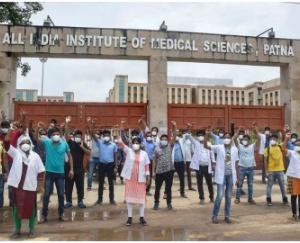 AIIMS-5000-Nursing-staff-on-strike