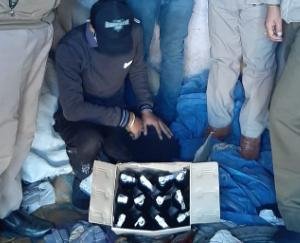 15-bottles-of-illegal-desi-liquor-recovered-from-shop-in-Karadaghat