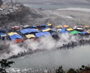 devotees-took-holy-bath-in-tattapani