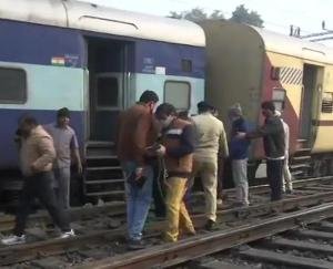 A-major-railway-accident-averted-in-Lucknow