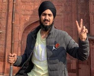 Tractor-rally-nuisance-youth-identified-as-flag-hoisting-at-Red-Fort