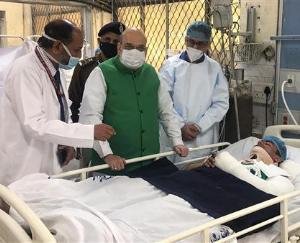 Home-minister-Amit-Shah-meets-policemen-injured-in-Delhi-riots