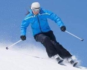 स्कीइंग एंड स्नो बोर्ड नैशनल चैम्पियनशिप के लिए गुलमर्ग रवाना हुई हिमाचल की टीम  