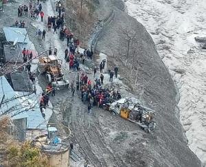 ग्लेशियर टूटने के 24 घंटो बाद भी 153 से अधिक लोग लापता, अभी तक 14 शव बरामद 