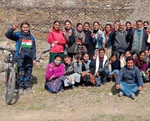  Savita and Shruti arrive on 16th day for cycling