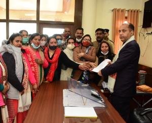 ASHA workers made the Chief Minister aware of their demands