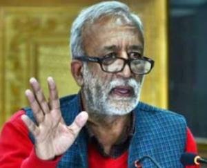 Intense tussle between Minister Sarveen and Rakesh Singha