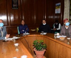 Chief Minister Jairam Thakur discusses the status of covid-19 with Deputy Commissioner, Superintendents of Police and Chief Medical Officers