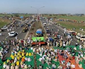 Delhi closes at 6 am to 6 pm