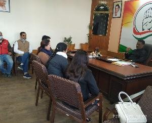 Meeting-held-in-congress-war-room-for-municipal-elections-Community-verified-icon