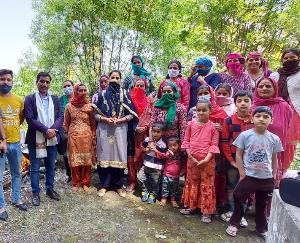 दाड़लाघाट में जल जीवन मिशन के अंतर्गत जल स्रोतों की साफ सफाई का अभियान चलाया गया।